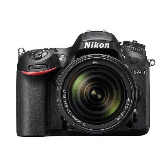 Nikon D7200, DX, WiFi com Lente 18-140mm VR + Extreme de 32Gb. Nikon D7200, DX, WiFi com Lente 18-140mm VR + Extreme de 32Gb.