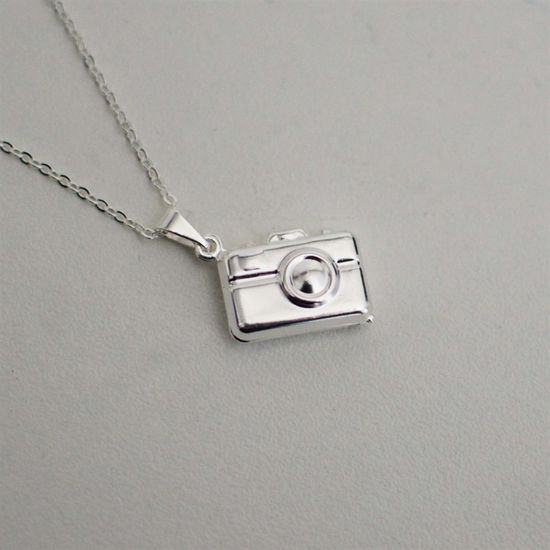 Gargantilha com pingente de câmera prata Gargantilha com pingente de câmera prata